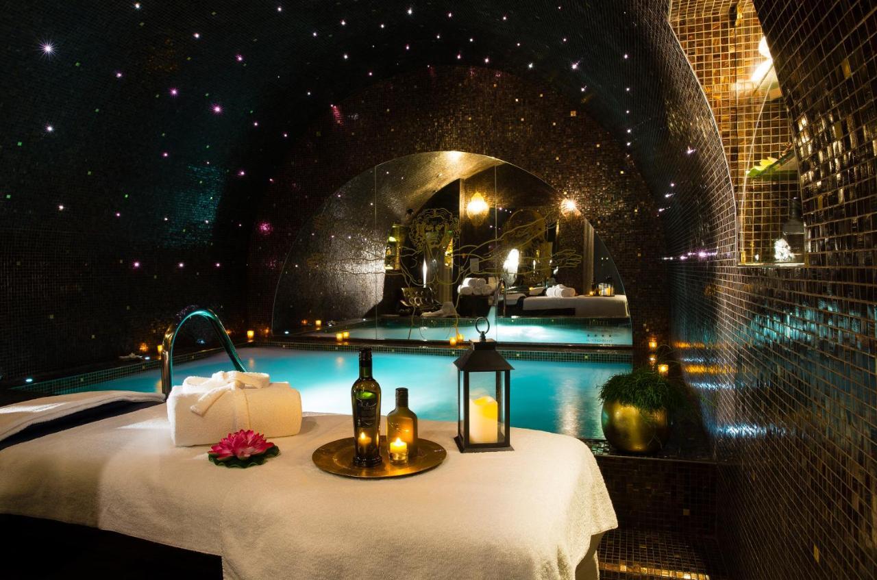 Deluxe Room spa access