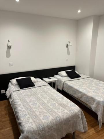 Twin Room with Private Bathroom