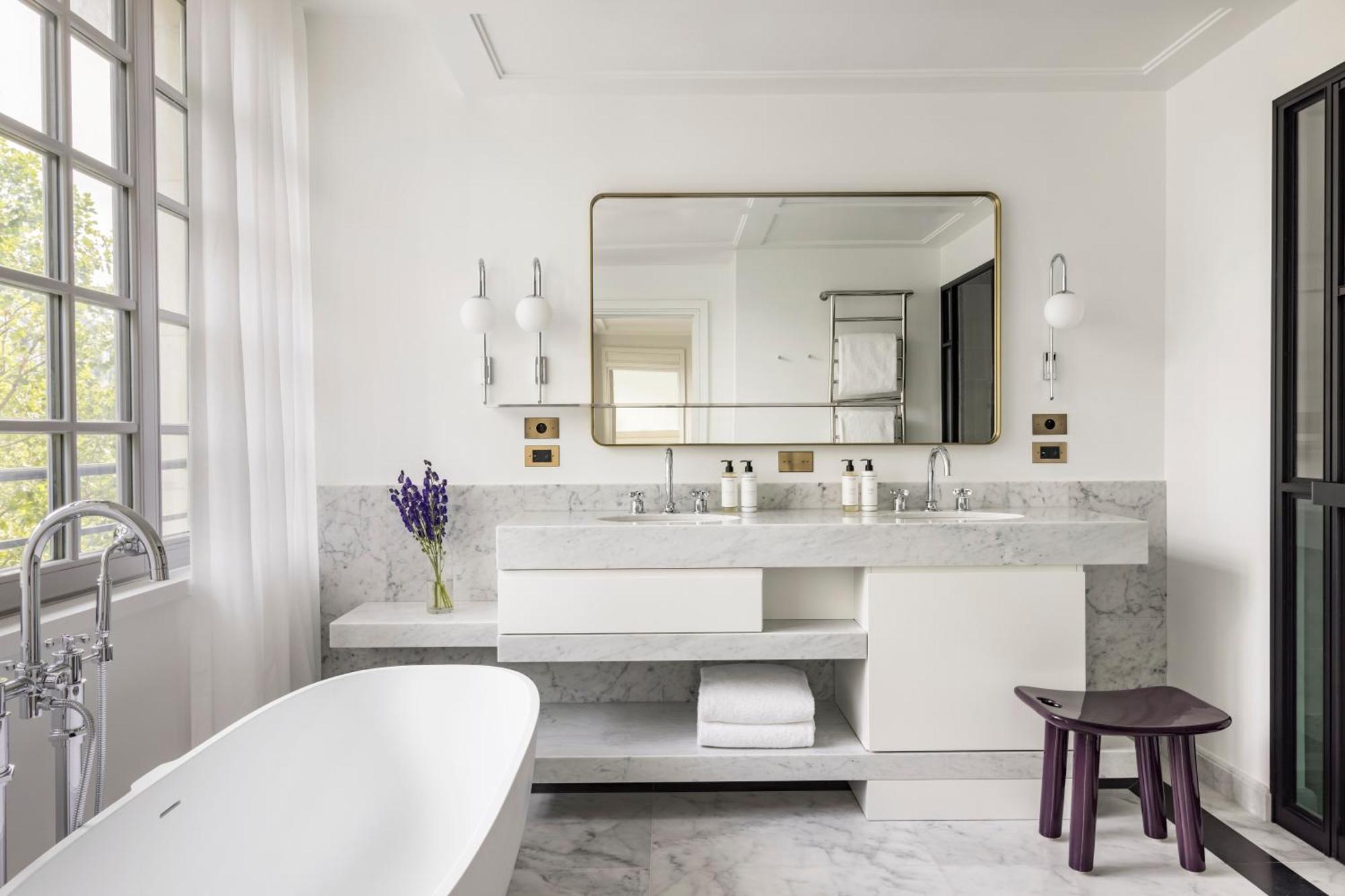 King Suite with Eiffel Tower View