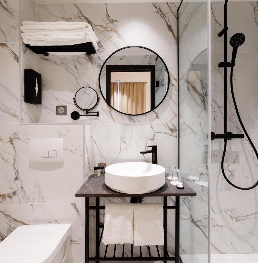 Twin Room with Pool Access