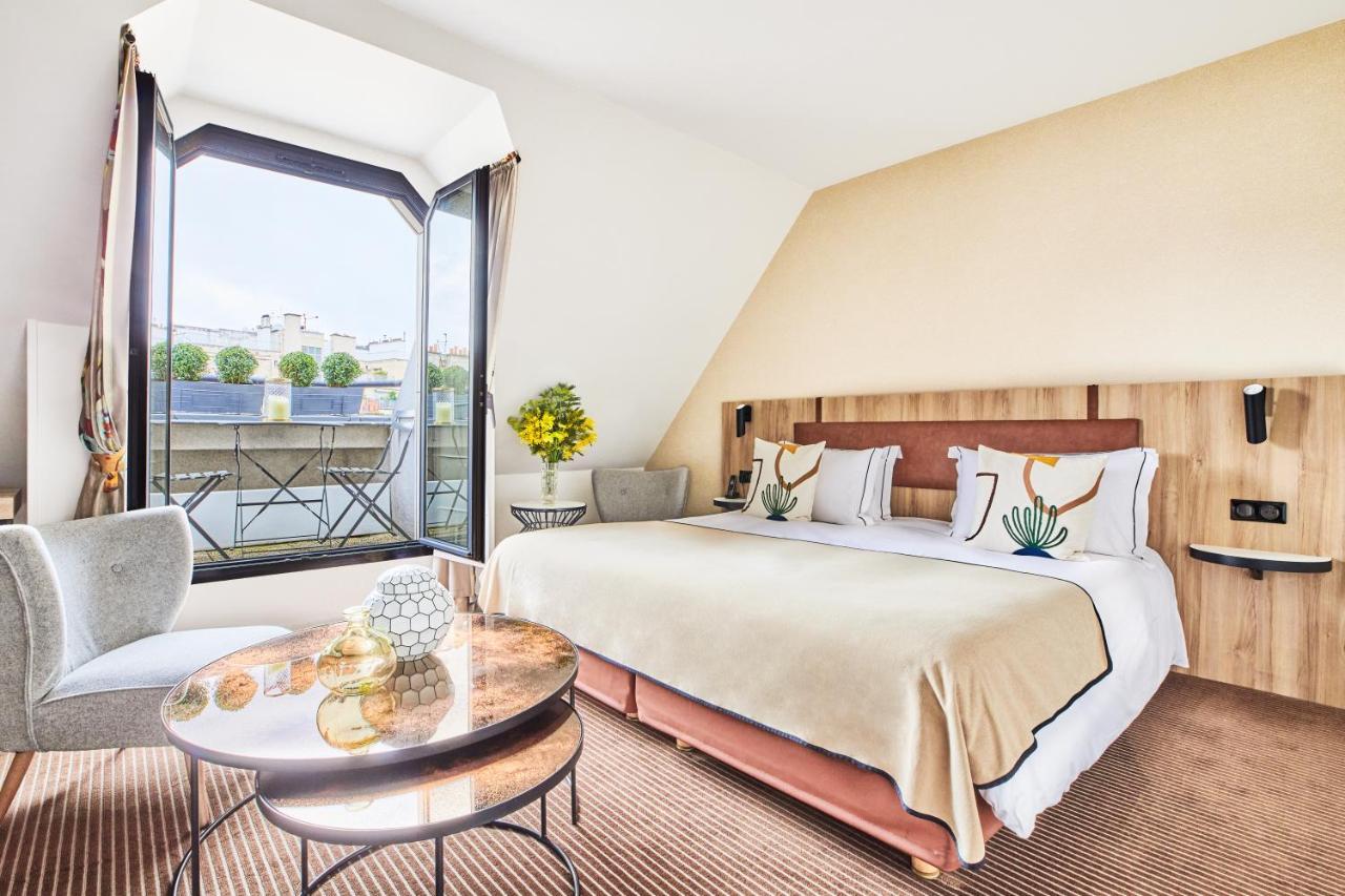 Junior Suite Eiffel Tower View,1273917190:JPEG