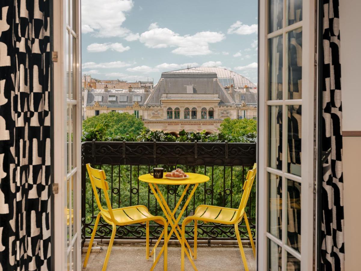 Comfort Double Room Balcony Paris View