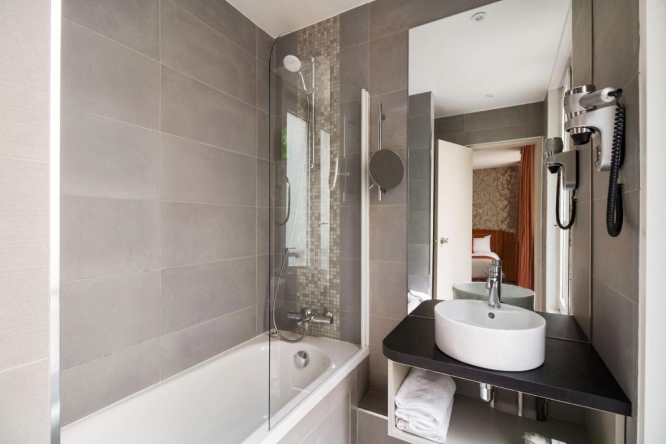 Triple Room (3 Adults)