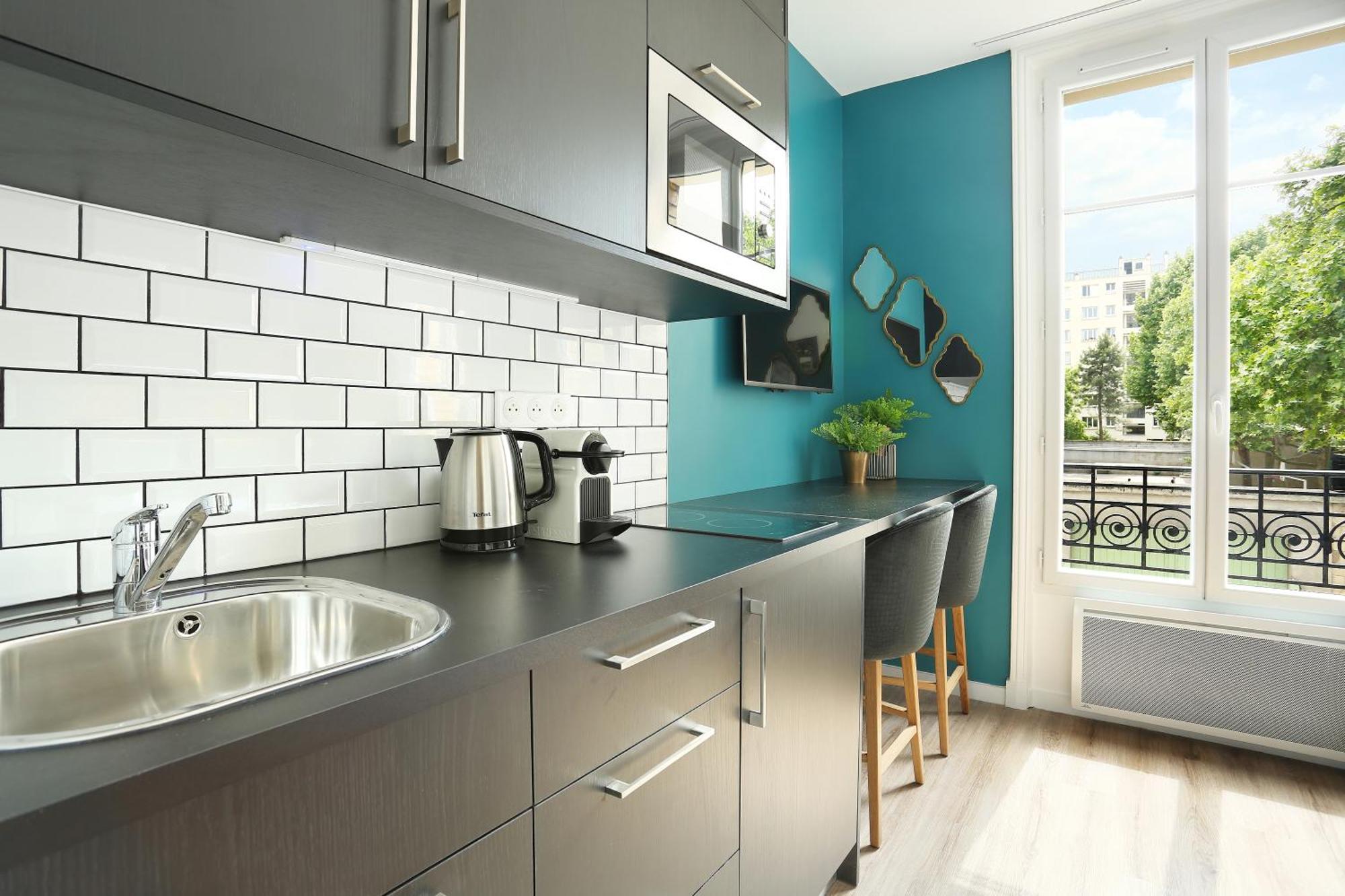 Medium Studio Kitchen