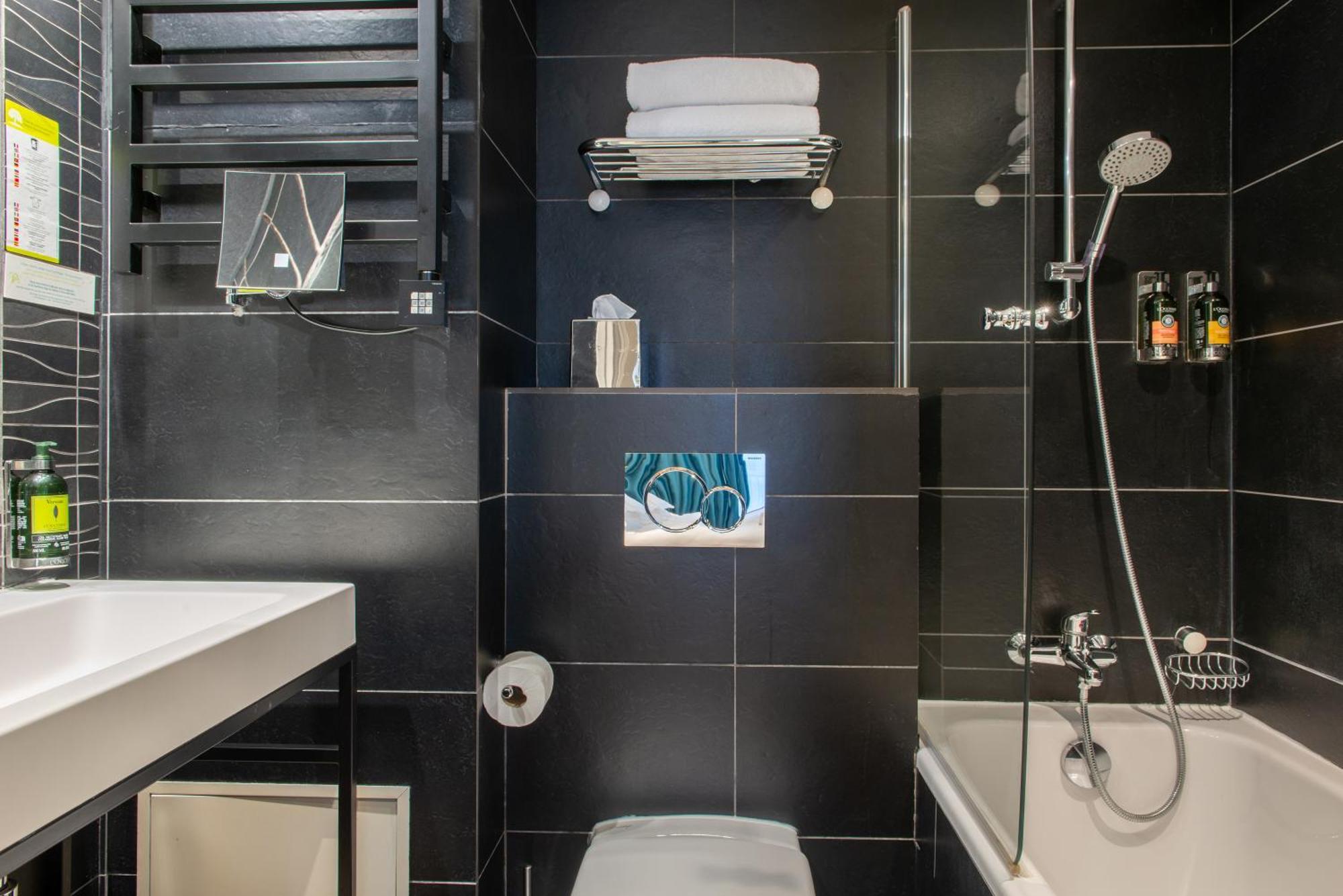 Family Room (4 Adults)