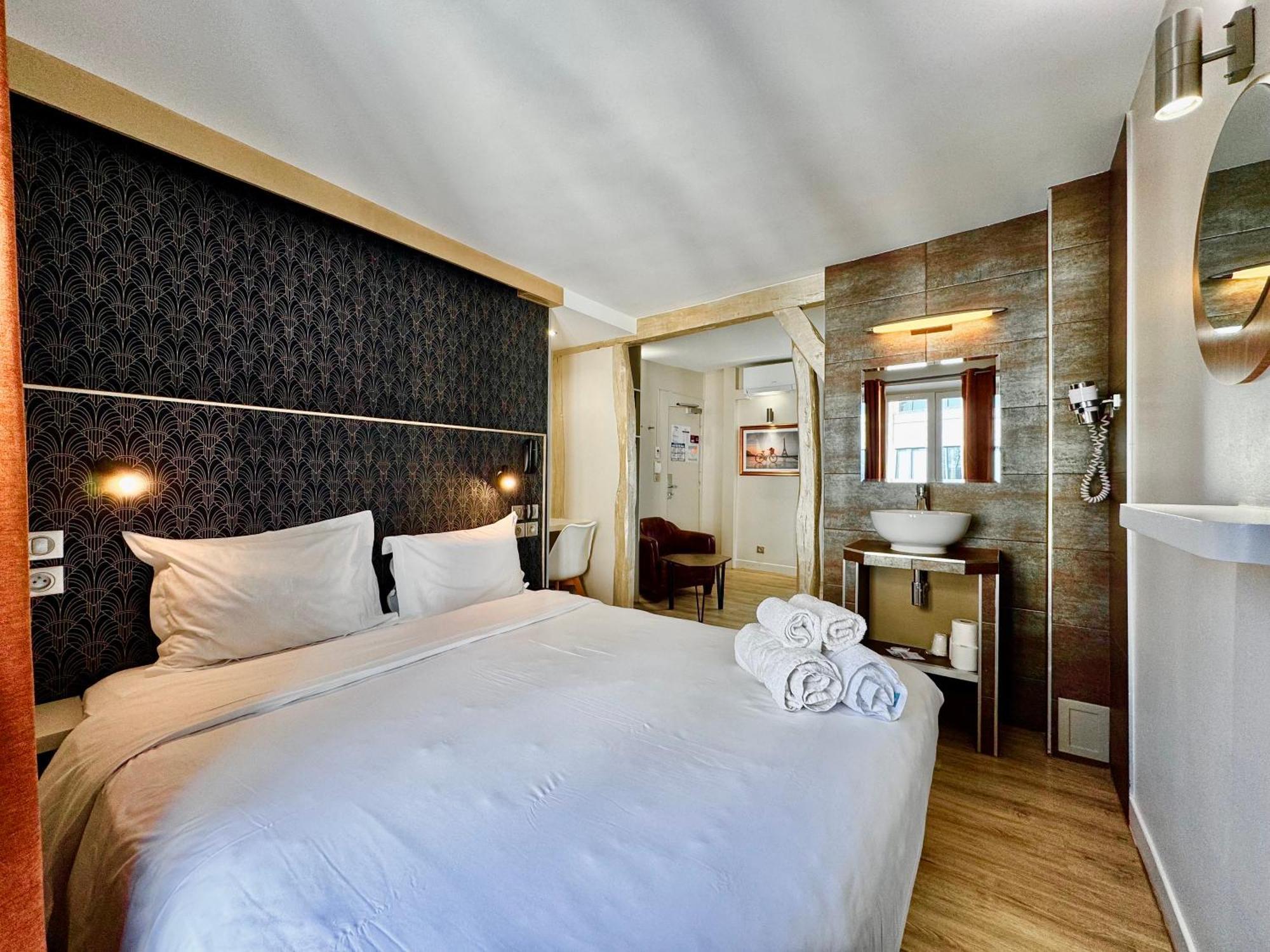 Room View Silver