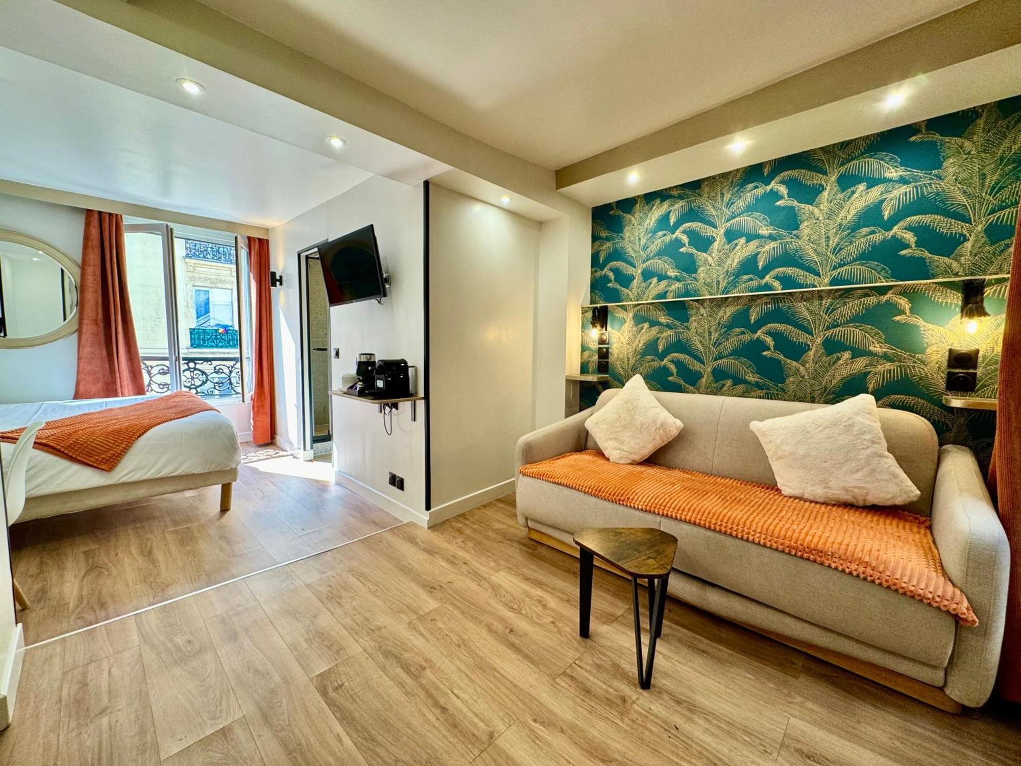 Room Gold Premium