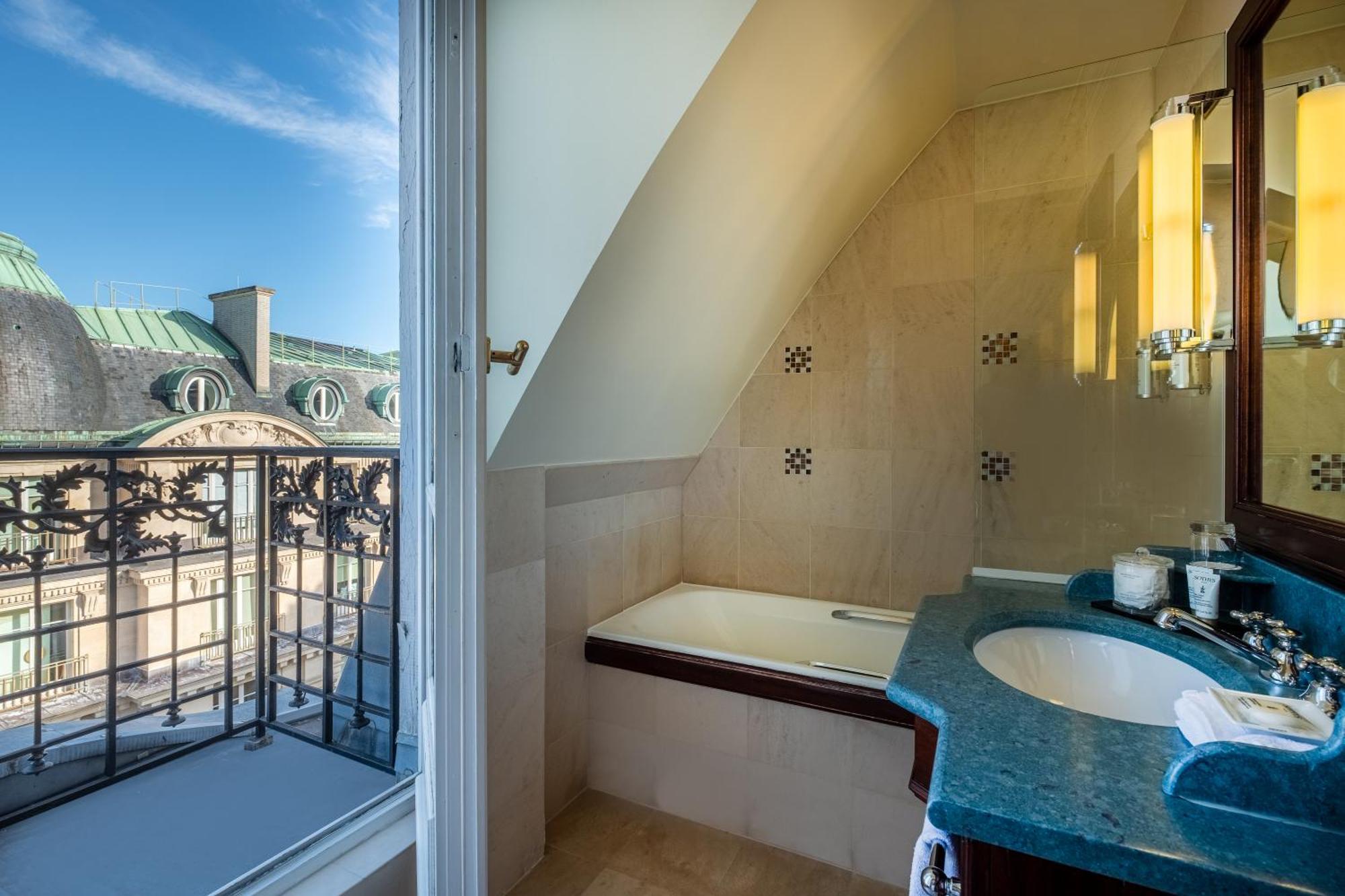 Deluxe Room Eiffel