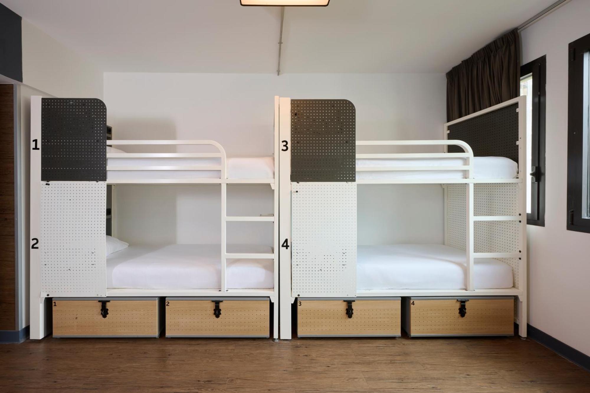 Bed in 8-Bed Mixed Dormitory Room
