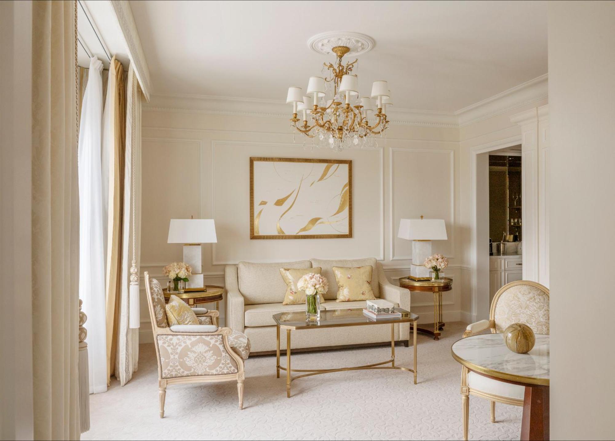 Deluxe King Suite