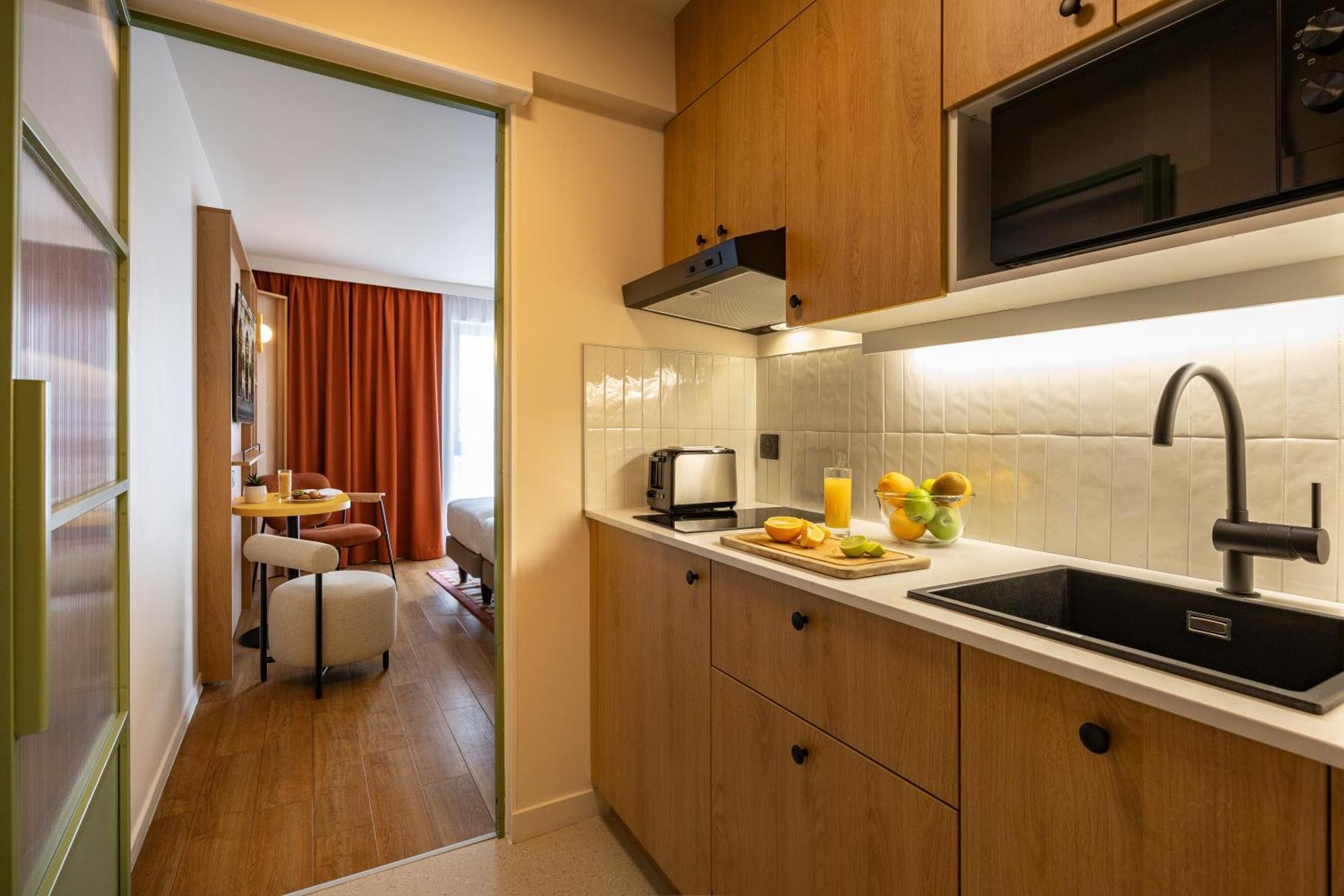 Studio (2 Adults)