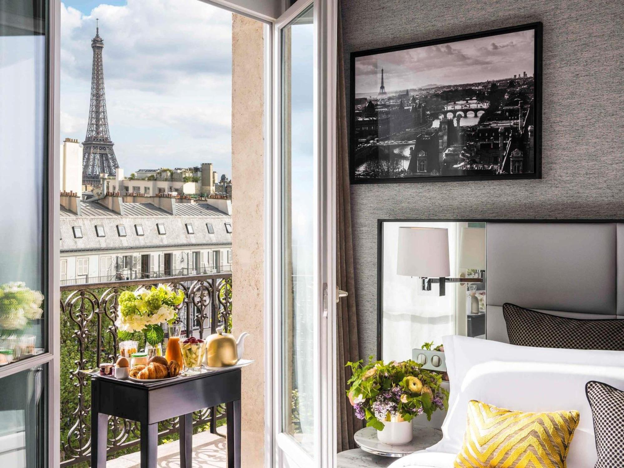 Luxury Junior King Suite with Balcony and Eiffel Tower View