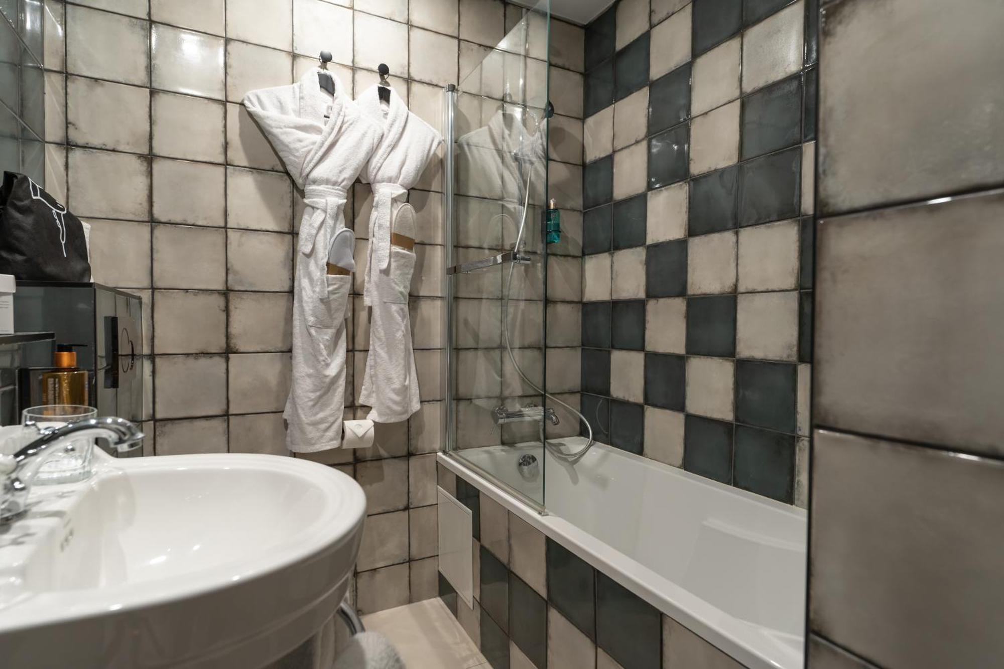 Triple Deluxe Room