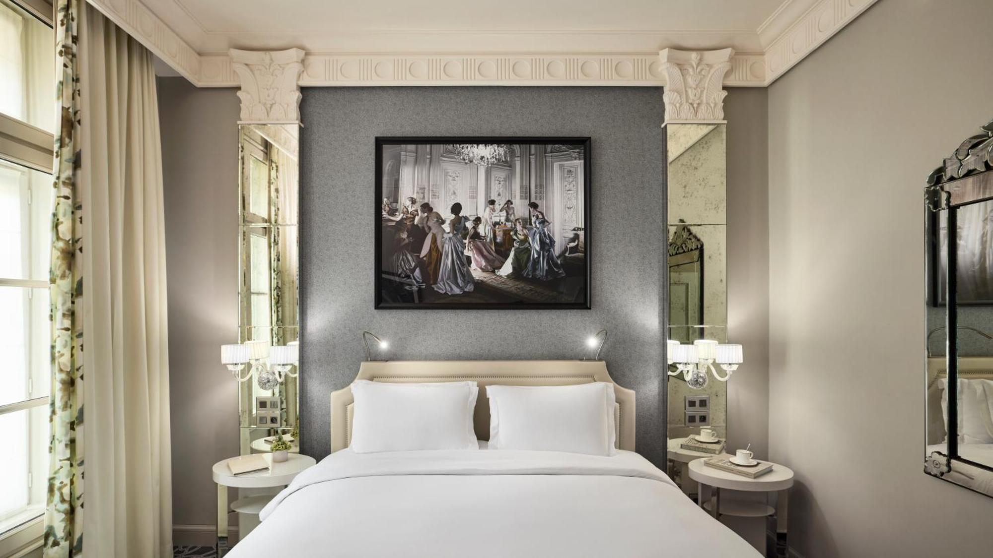 Luxury Room 1 Queen Bed