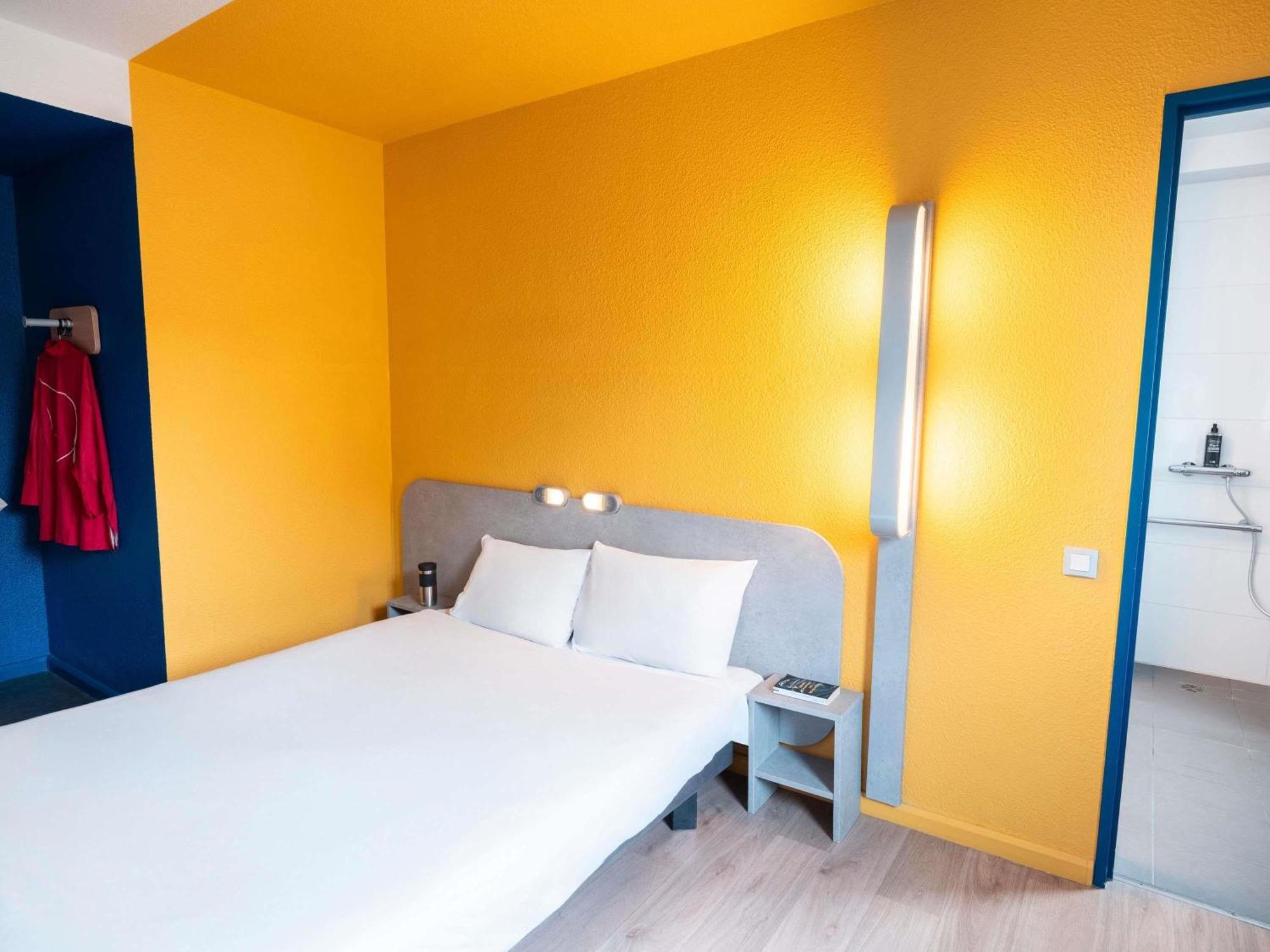 Reduced Mobility Room with Adapted Queen Bed
