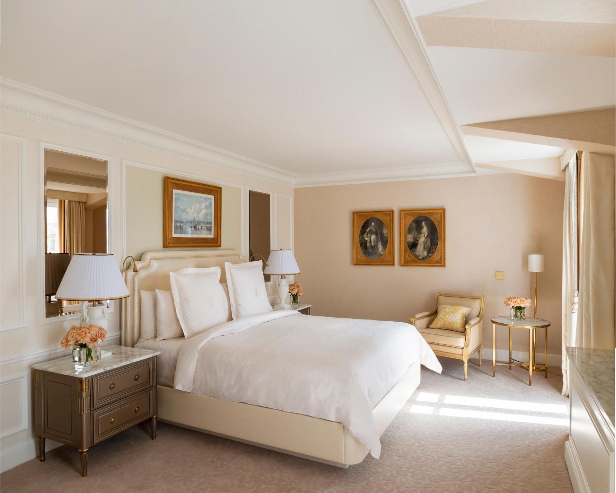 Deluxe King Suite