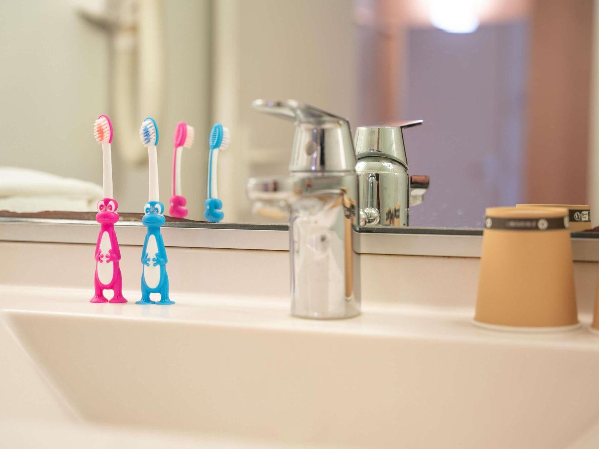 Room 1 Double Bed 2 Single Beds