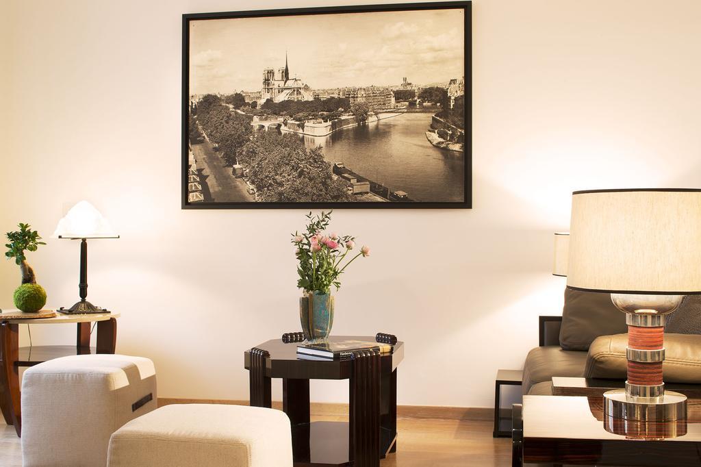 Deluxe Apartment