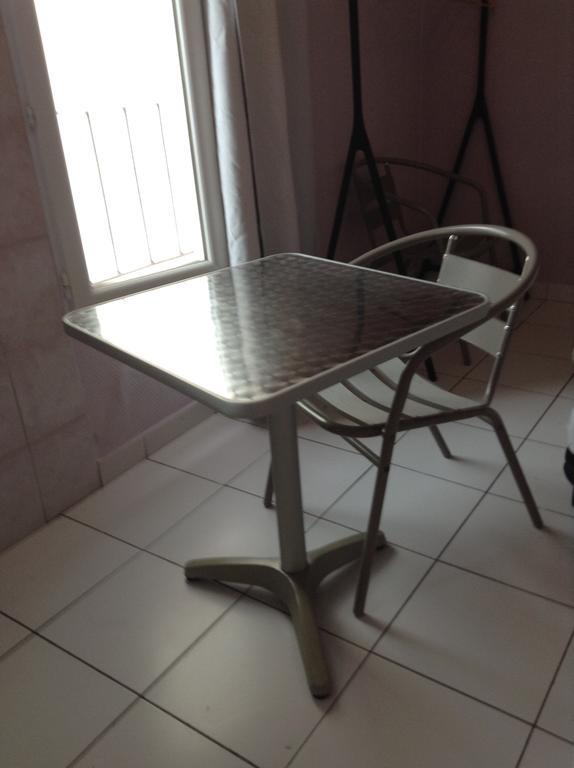 Single Room,684524220:JPEG