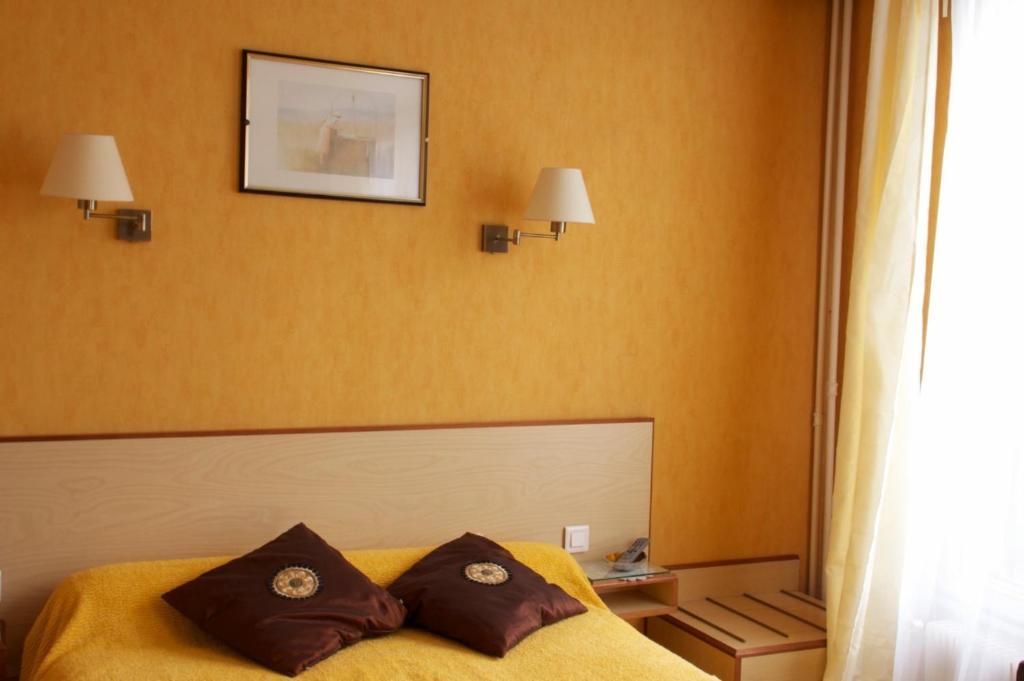 Two Adjacent Double Rooms,42912757:JPEG