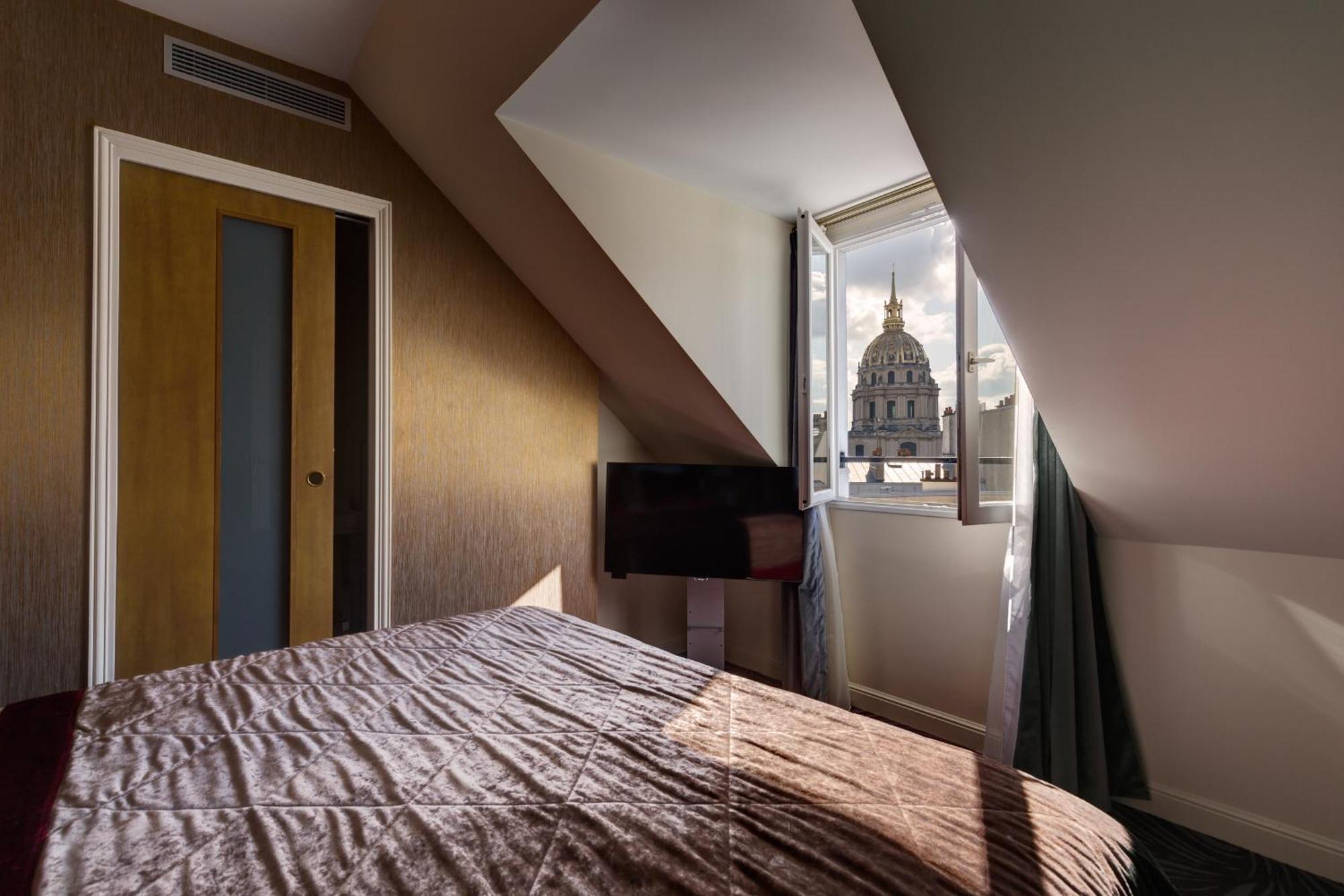 Romantic Invalides view