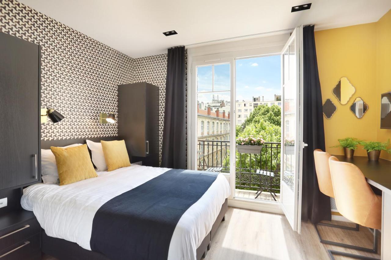 Medium Studio with Kitchen and Balcony,1613698230:JPEG
