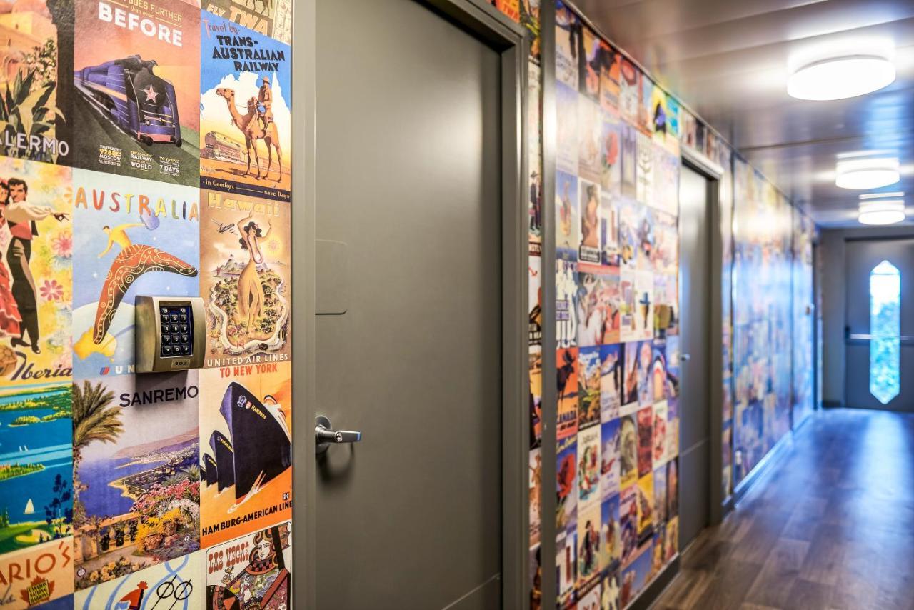 Tandem Room