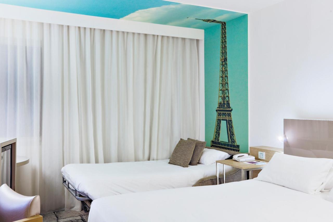 Two rooms close to each other (5 Adults)