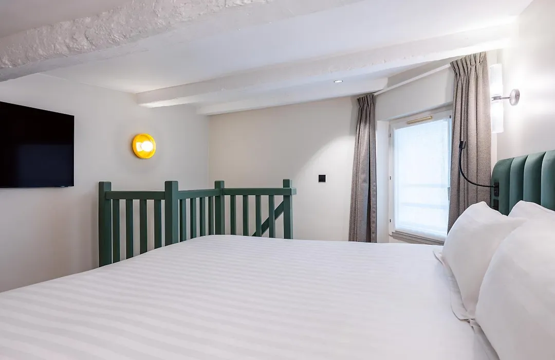 Hotel Elysee Secret-1