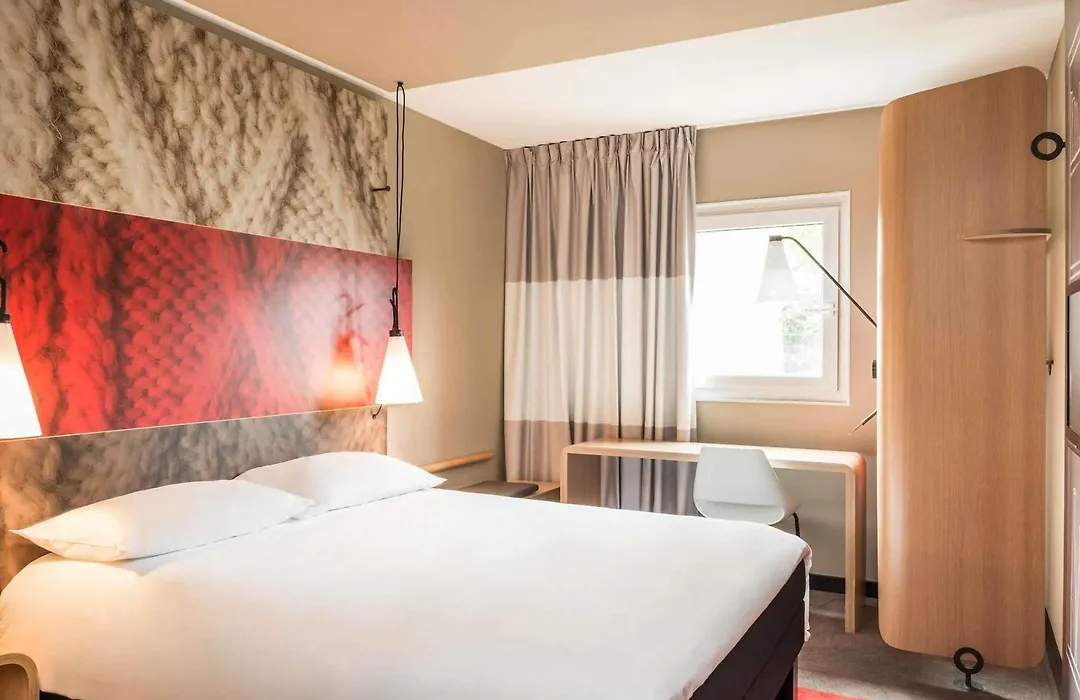 Ibis Paris Canal Saint Martin-1