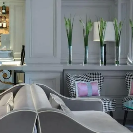 Hotel De Vendome-3