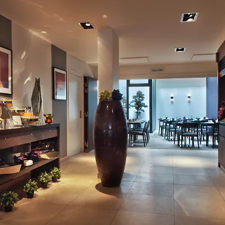 Holiday Inn Paris Palais De L'Elysee By Ihg-3