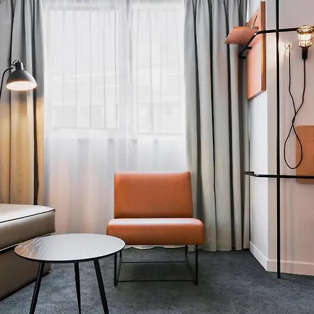 Moxy Paris Bastille-3